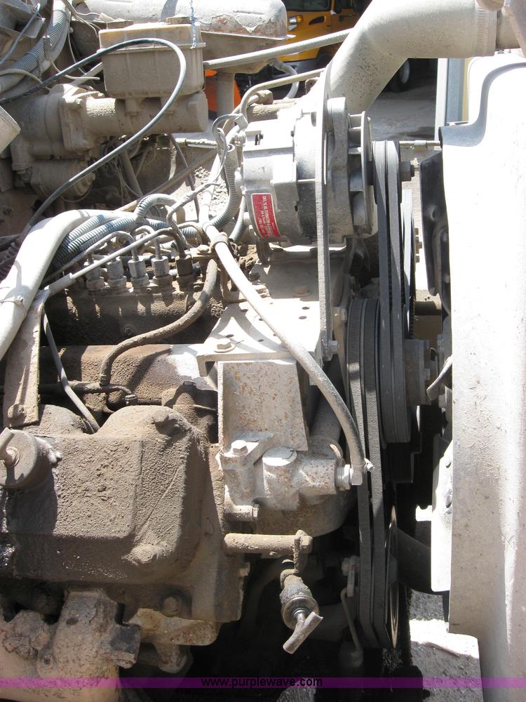 image for item 2048 1986 International 1754 dump truck