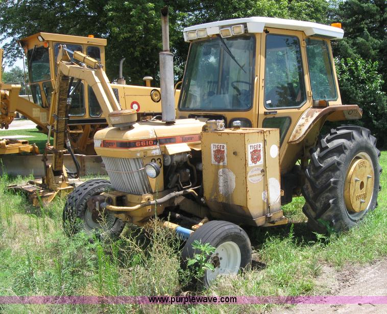 image for item 2049 Tiger Special 6620 with 52" side mower