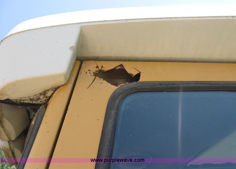 image for item 2049 Tiger Special 6620 with 52" side mower