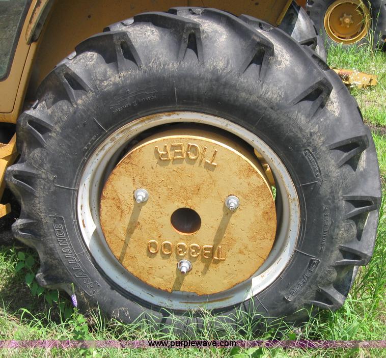 image for item 2049 Tiger Special 6620 with 52" side mower