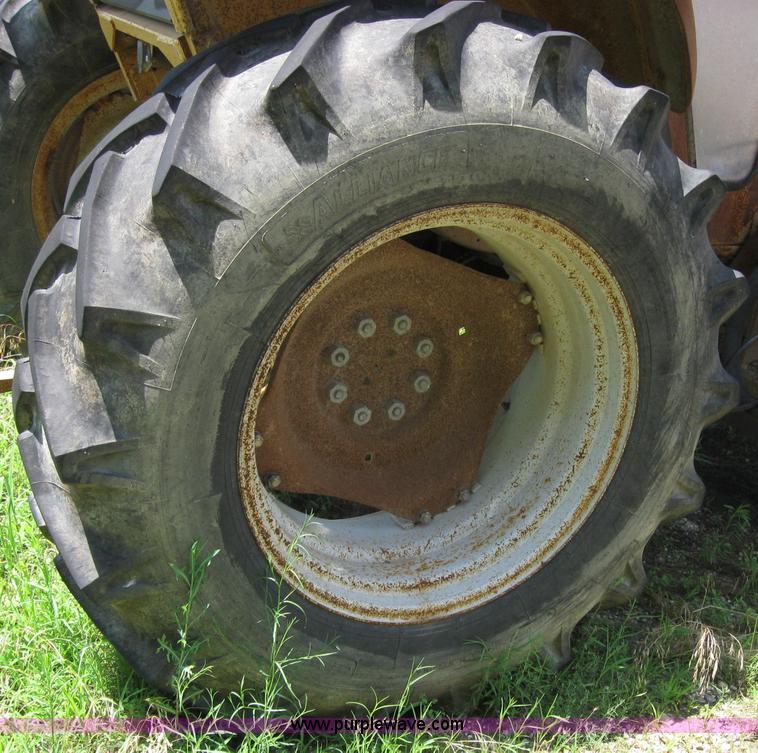 image for item 2049 Tiger Special 6620 with 52" side mower