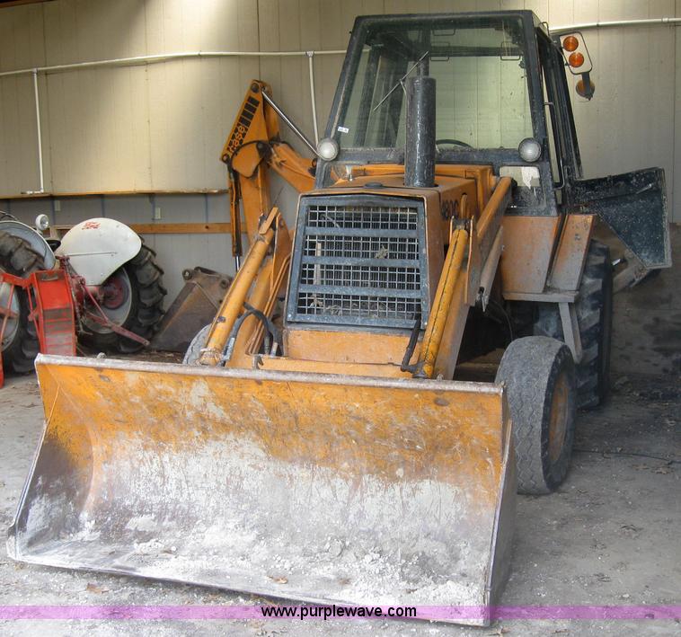 image for item 2195 1977 Case 480C backhoe