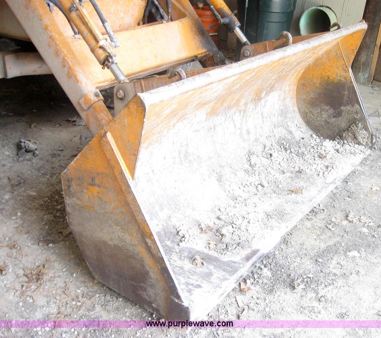 image for item 2195 1977 Case 480C backhoe