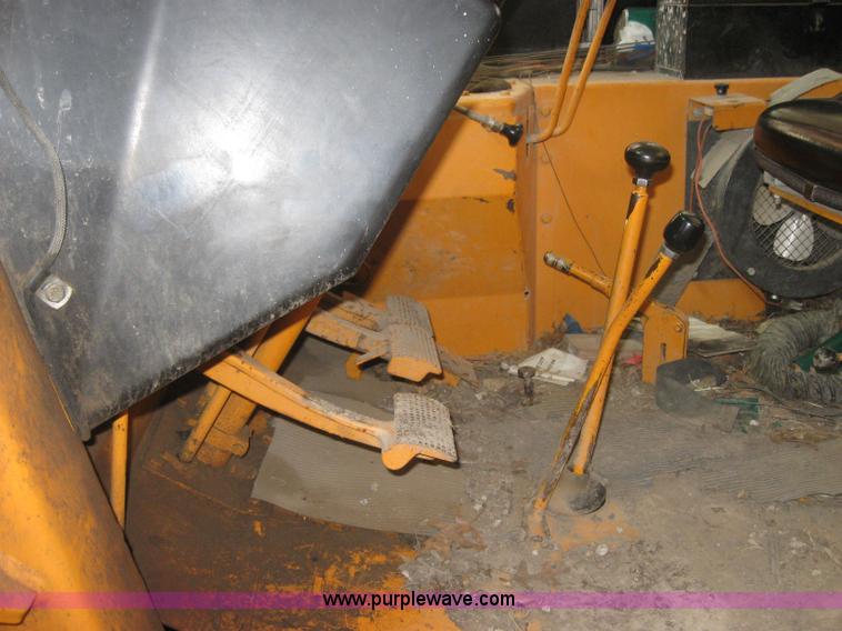 image for item 2195 1977 Case 480C backhoe