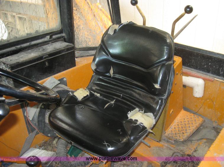 image for item 2195 1977 Case 480C backhoe