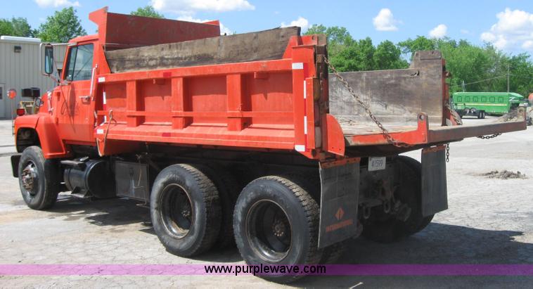 image for item 2196 1989 Ford Conventional LNT800F dump truck