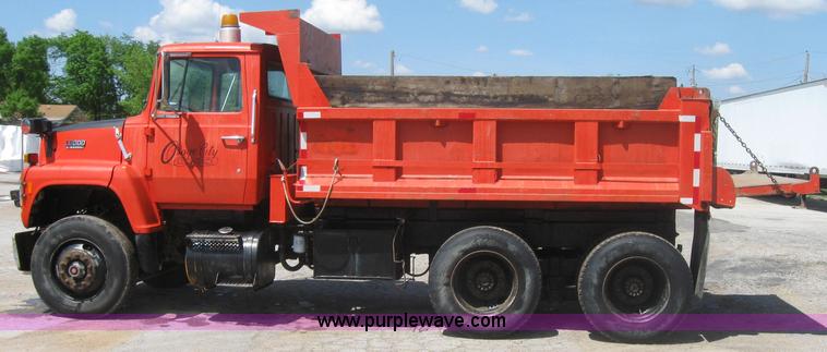 image for item 2196 1989 Ford Conventional LNT800F dump truck