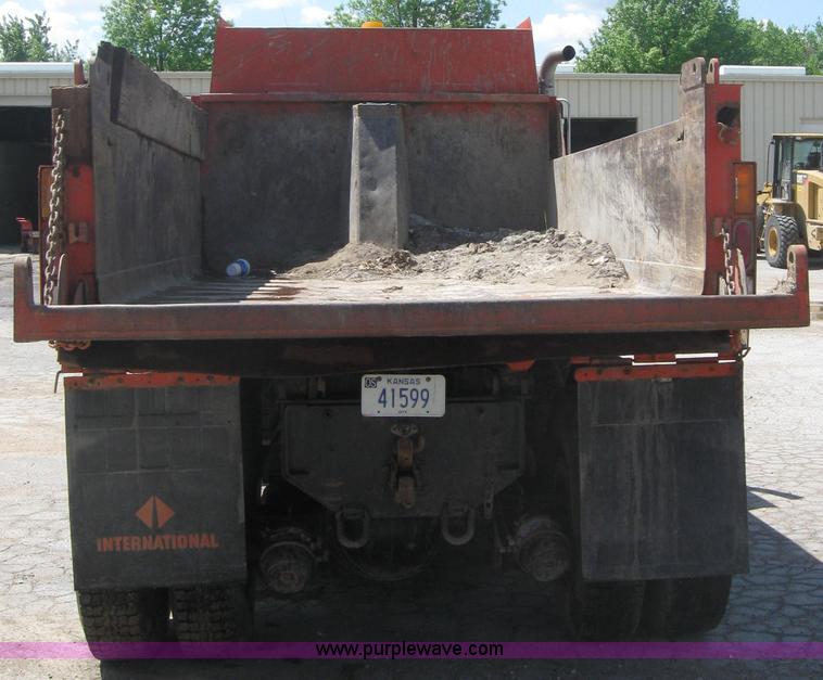 image for item 2196 1989 Ford Conventional LNT800F dump truck
