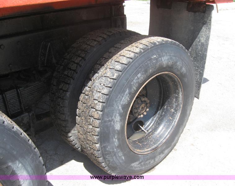 image for item 2196 1989 Ford Conventional LNT800F dump truck