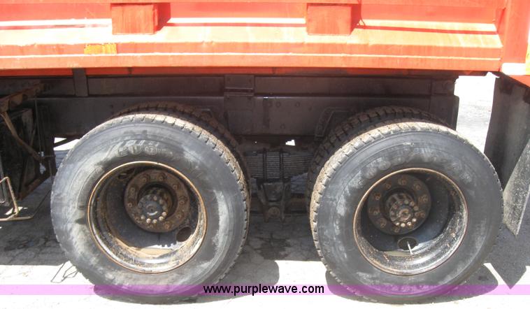 image for item 2196 1989 Ford Conventional LNT800F dump truck
