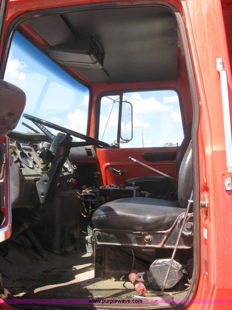 image for item 2196 1989 Ford Conventional LNT800F dump truck