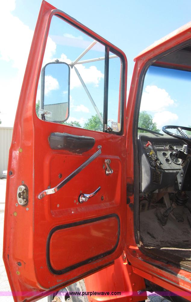 image for item 2196 1989 Ford Conventional LNT800F dump truck