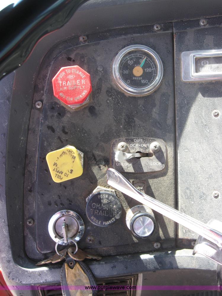 image for item 2196 1989 Ford Conventional LNT800F dump truck