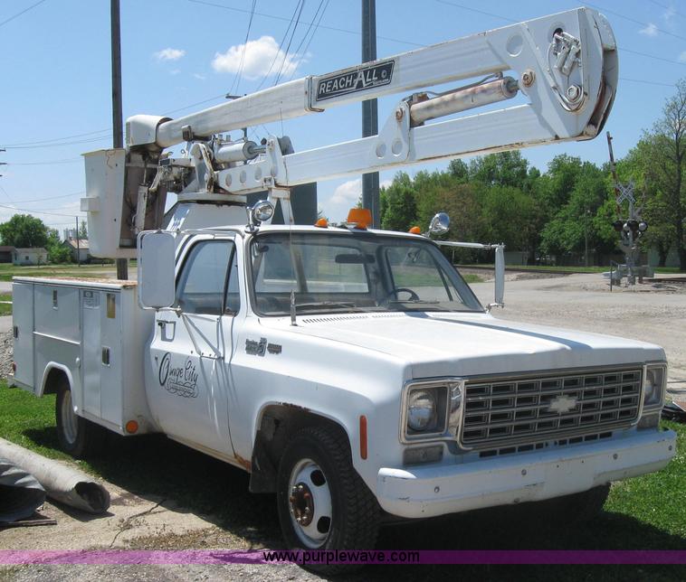 image for item 2198 1976 Chevrolet Custom Deluxe 30 pole truck