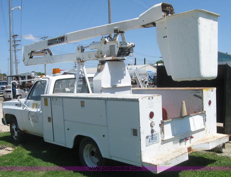 image for item 2198 1976 Chevrolet Custom Deluxe 30 pole truck