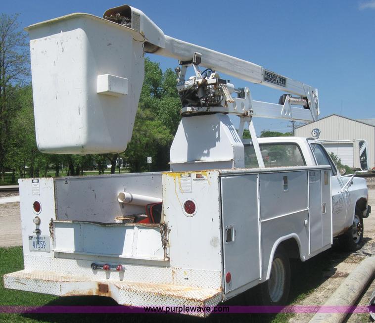 image for item 2198 1976 Chevrolet Custom Deluxe 30 pole truck