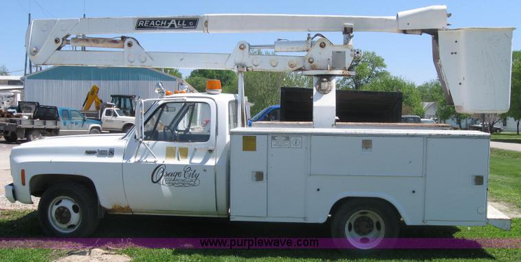 image for item 2198 1976 Chevrolet Custom Deluxe 30 pole truck