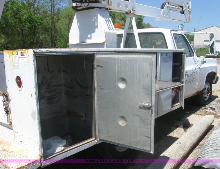 image for item 2198 1976 Chevrolet Custom Deluxe 30 pole truck