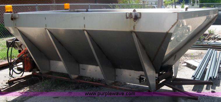 image for item 2206 Fink stainless steel self feeding spreader