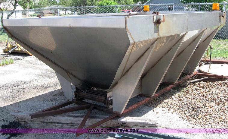 image for item 2206 Fink stainless steel self feeding spreader