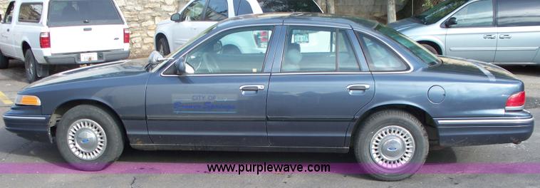 image for item 2500 1997 Ford Crown Victoria