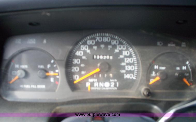 image for item 2500 1997 Ford Crown Victoria