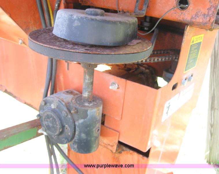 image for item 2509 Swenson spreader box