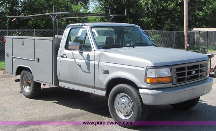 image for item 4655 1994 Ford F250 XL pickup truck