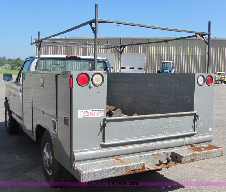 image for item 4655 1994 Ford F250 XL pickup truck