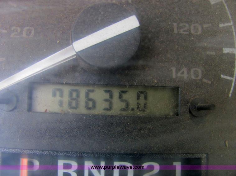 image for item 4655 1994 Ford F250 XL pickup truck