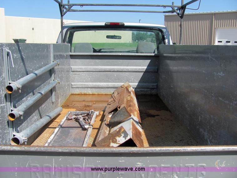 image for item 4655 1994 Ford F250 XL pickup truck