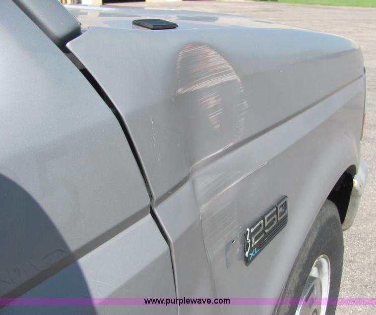 image for item 4655 1994 Ford F250 XL pickup truck