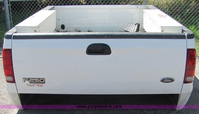 image for item 4656 2000 Ford F250 8' pickup bed with bumper and Delta tool box