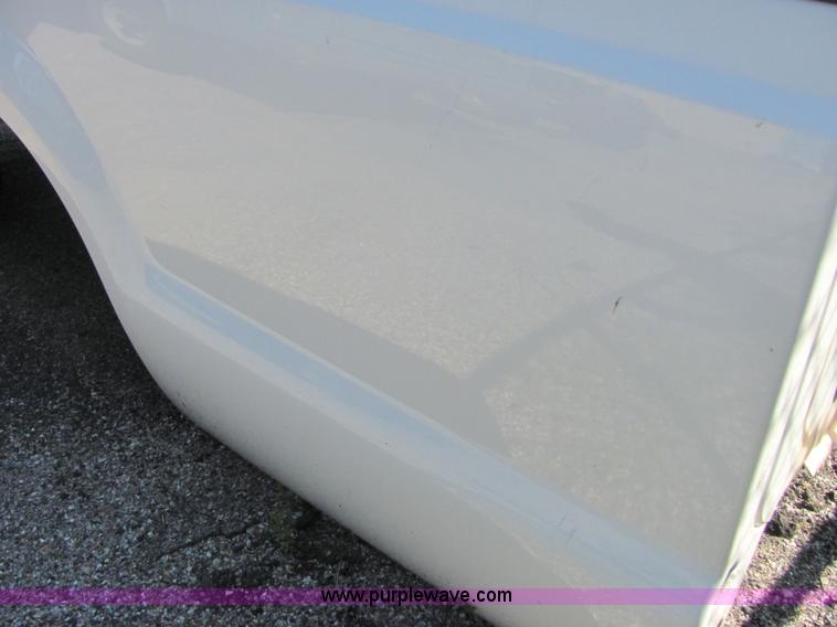 image for item 4656 2000 Ford F250 8' pickup bed with bumper and Delta tool box