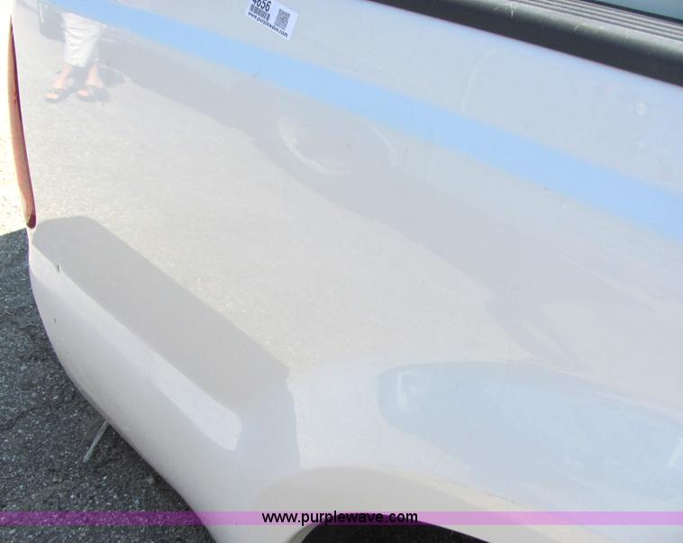 image for item 4656 2000 Ford F250 8' pickup bed with bumper and Delta tool box