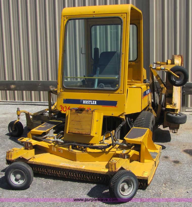 image for item 4700 2005 Hustler 4600 mower