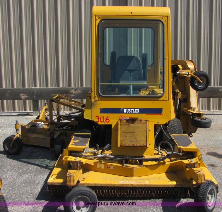 image for item 4700 2005 Hustler 4600 mower