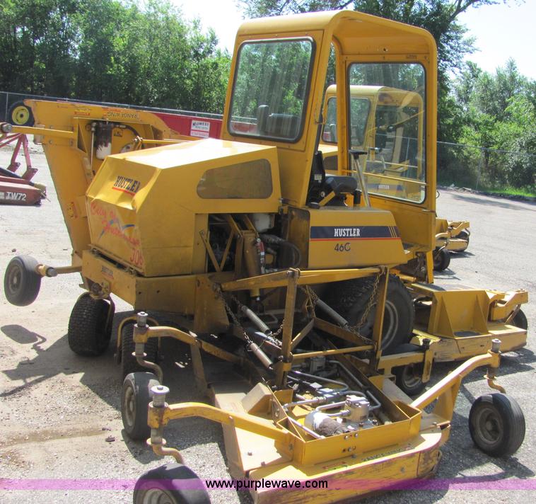 image for item 4700 2005 Hustler 4600 mower