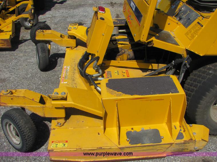 image for item 4700 2005 Hustler 4600 mower