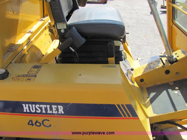 image for item 4700 2005 Hustler 4600 mower