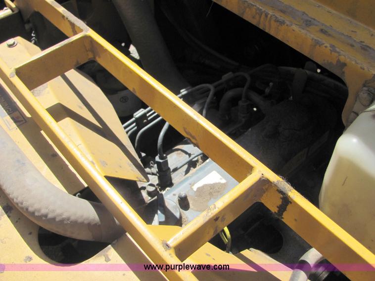 image for item 4700 2005 Hustler 4600 mower