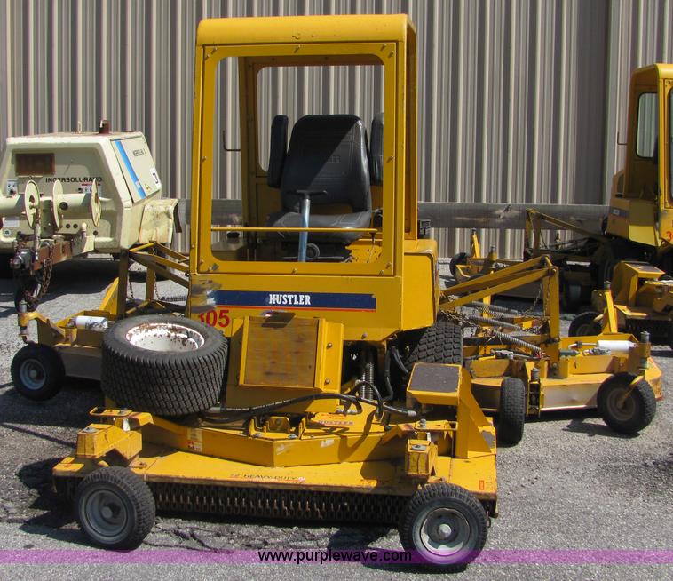 image for item 4701 2004 Hustler 4600 mower