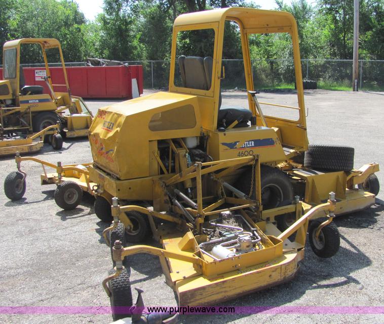 image for item 4701 2004 Hustler 4600 mower
