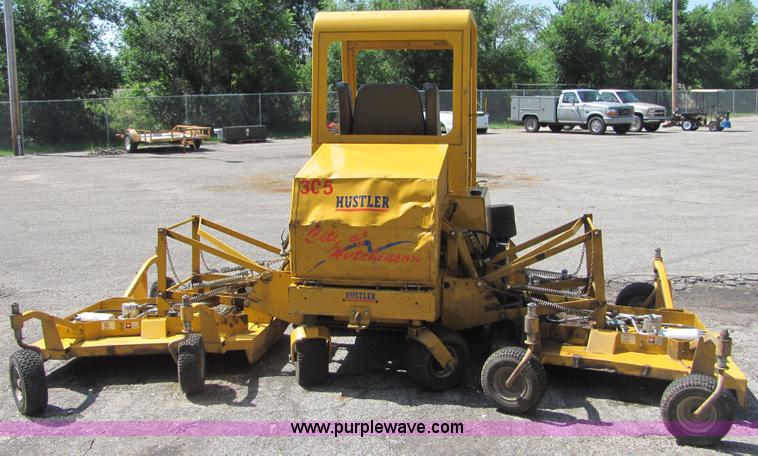 image for item 4701 2004 Hustler 4600 mower