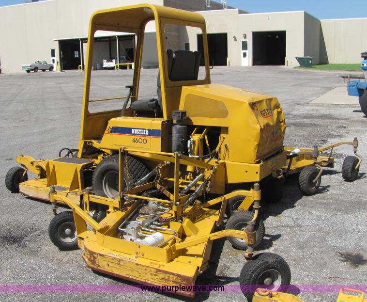 image for item 4701 2004 Hustler 4600 mower