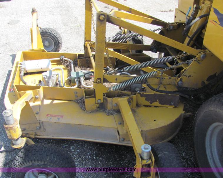 image for item 4701 2004 Hustler 4600 mower