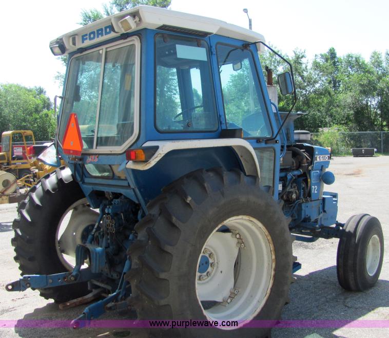 image for item 4704 1986 Ford 6610 tractor