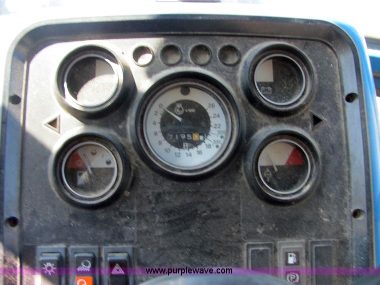 image for item 4704 1986 Ford 6610 tractor