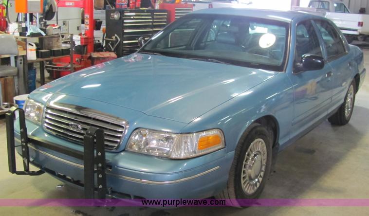 image for item 4750 1998 Ford Crown Victoria Police Interceptor