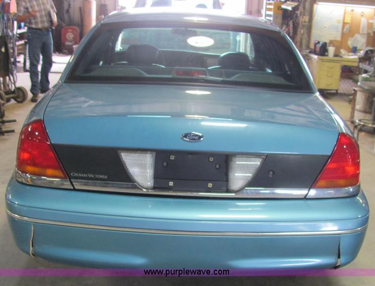 image for item 4750 1998 Ford Crown Victoria Police Interceptor